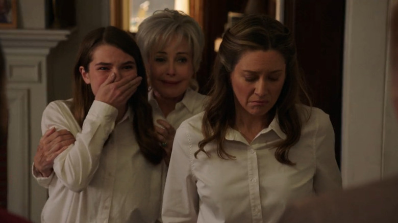 Raegan Revord as Missy, Annie Potts as Meemaw, and Zoe Perry as Mary on Young Sheldon