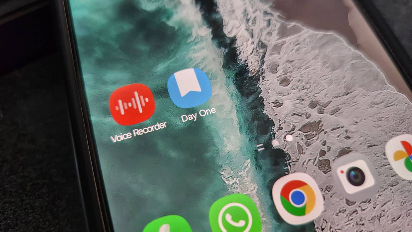 Samsung Voice Recorder and Day One Apps