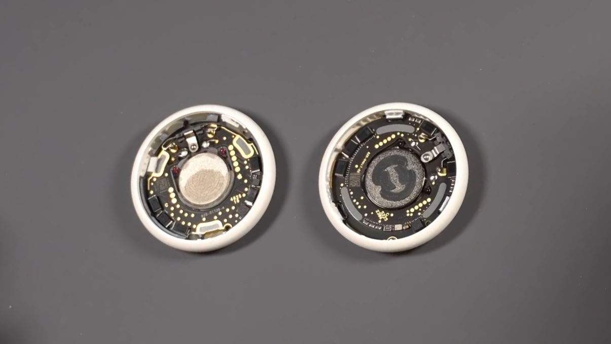 Apple AirTag 1 vs Apple AirTag 2: Internal